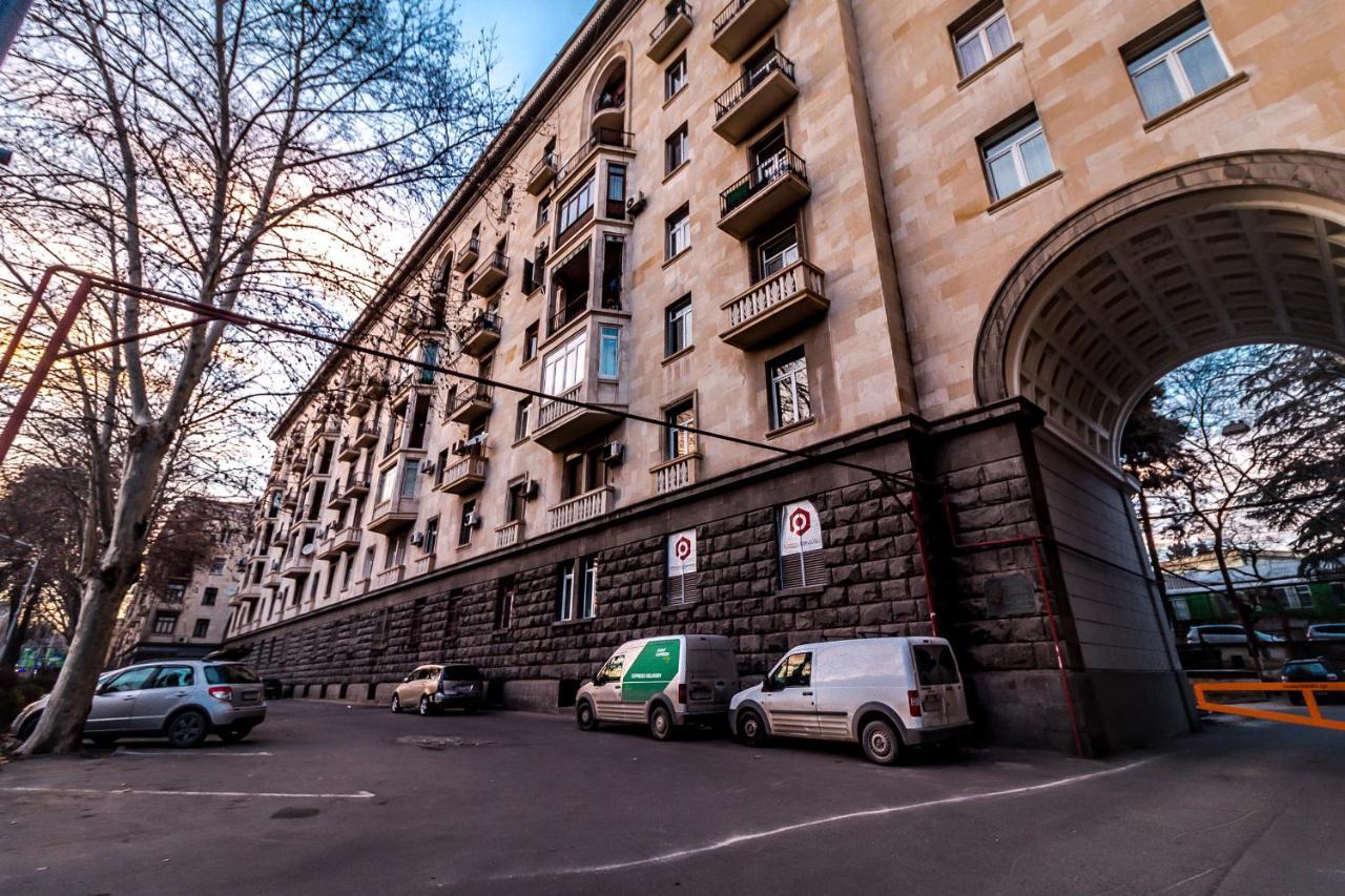 Modern Apartment In Old Tbilisi ภายนอก รูปภาพ
