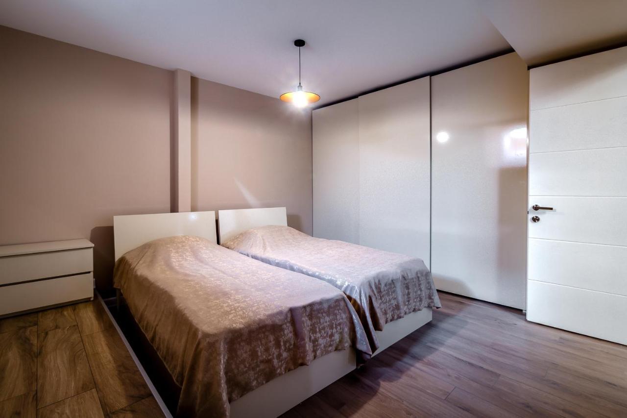 Modern Apartment In Old Tbilisi ภายนอก รูปภาพ
