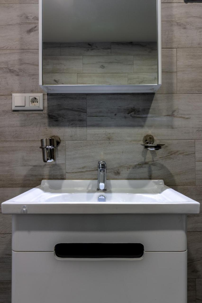 Modern Apartment In Old Tbilisi ภายนอก รูปภาพ